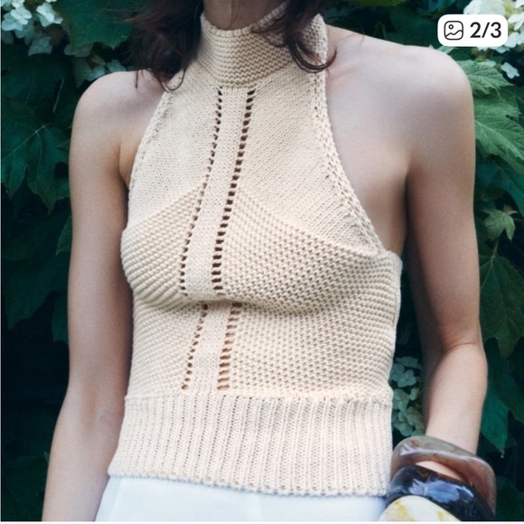 Zara Tops - Spring /Summer 🌺NWT Zara Cream Knit Crop Top S
🚨 My prices are firm, no discount
